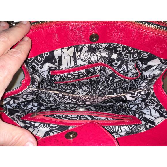 Red GUESS Purse with Cool Graphic Lining‎ - Many Pockets and Compartments - Picture 11 of 16